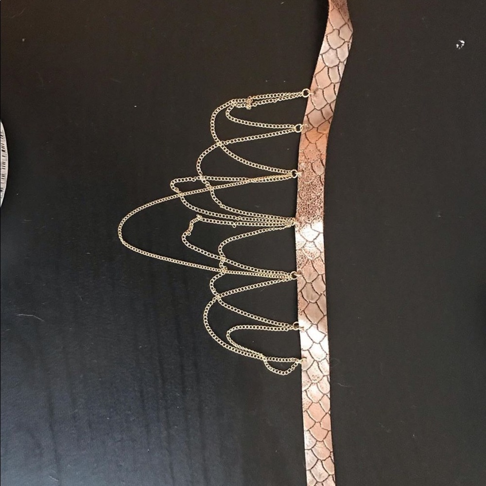 Lulu’s choker